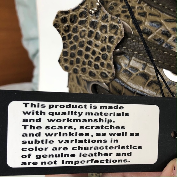 M.C. Marc Chantal Snakeskin Design Olive bag NWT - Picture 7 of 13